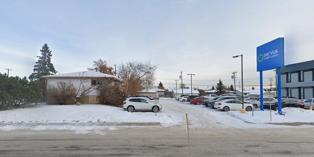 Photo of 8110 128a Avenue (Edmonton)